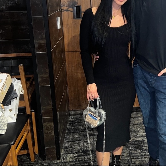 Dresses & Skirts - Ribbed black midi dress